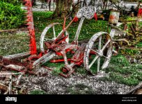 old-abandoned-rusty-farm-equipment-rockville-indiana-usa-2G51P77.jpg