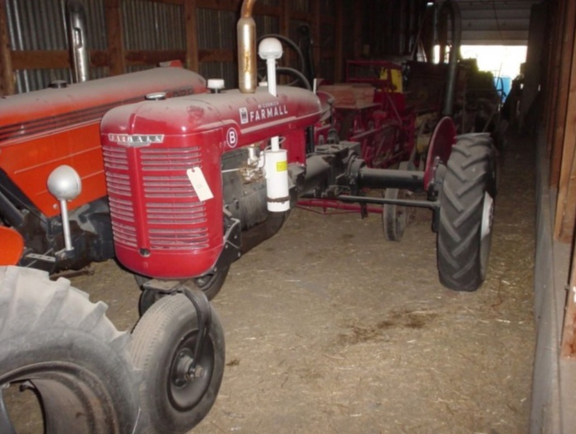 2024.04.10 - Farmall 'B' tractor.jpg