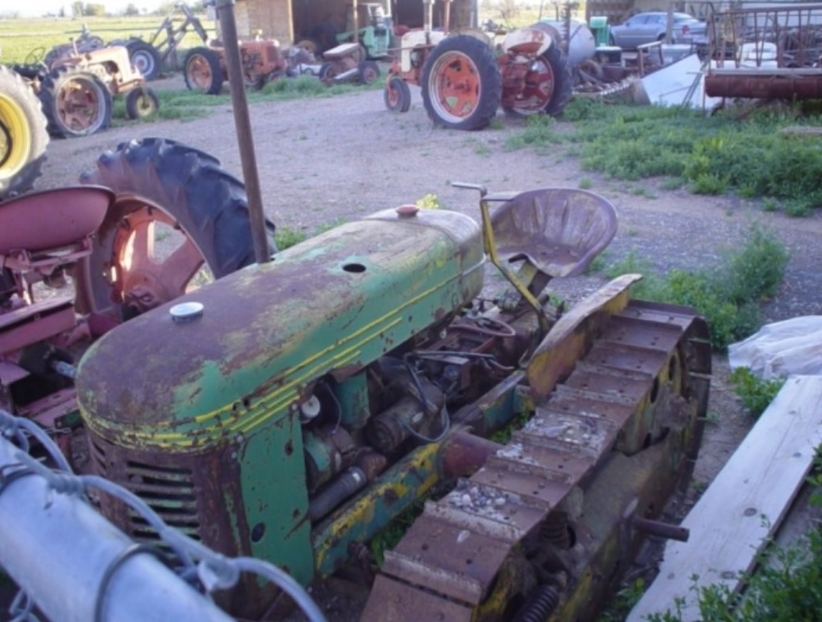 2024.04.21 - Oliver crawler tractor.jpg