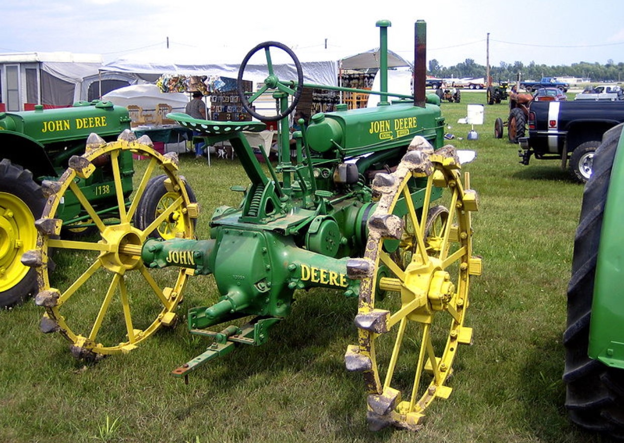 2024.04.22 - John Deere tractor.jpg