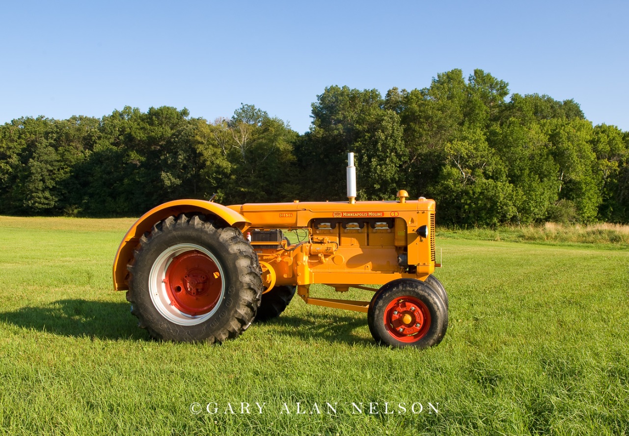 2024.04.23 - 1955 Minneapolis-Moline 'GB' tractor (1).jpg