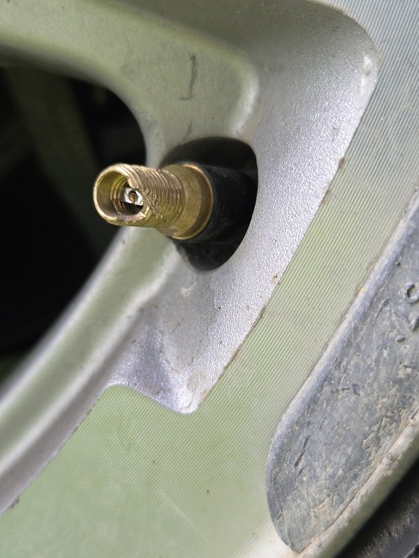 valve_stem.jpg